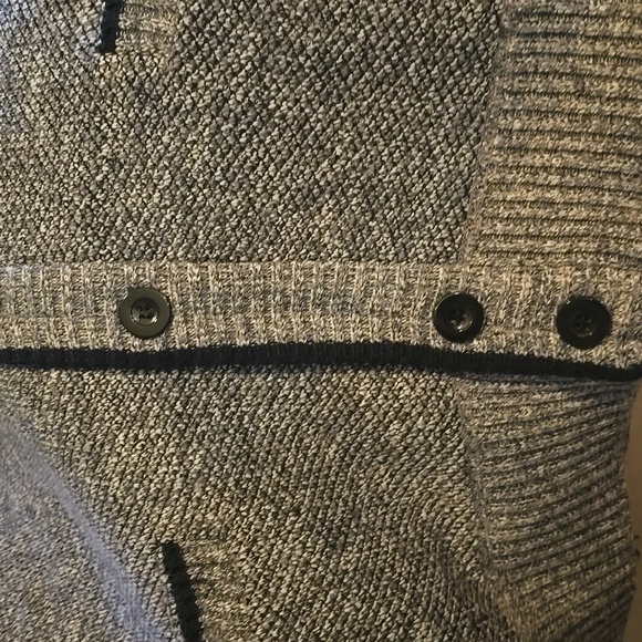 Gray Sweater with fleece lining - Picture 4 of 9